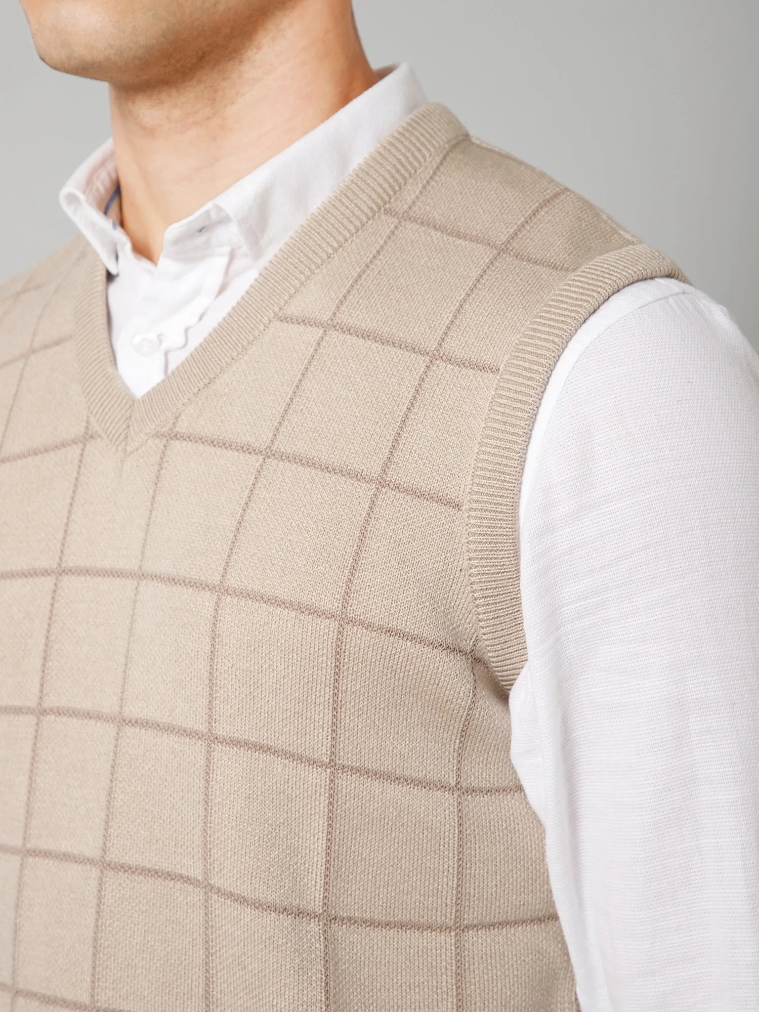 Checkered Beige Sleeveless V Neck Regular Fit Casual Sweater for Men